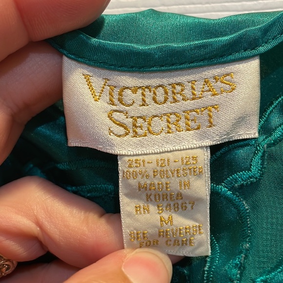 Vintage! Victoria’s Secret Gold Label Green Satin Slip M - Picture 2 of 6